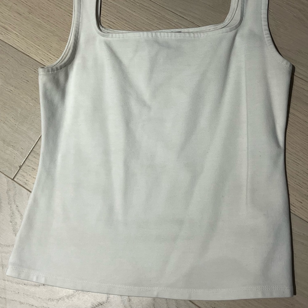 Great quality basic tank - Picture 2 of 3